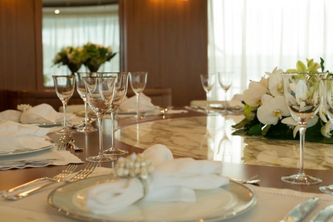 MY BLUE VISION - Dining detail