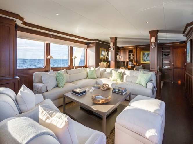 The main salon aboard superyacht PIONEER
