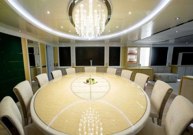 M/Y JADE - Formal dining area