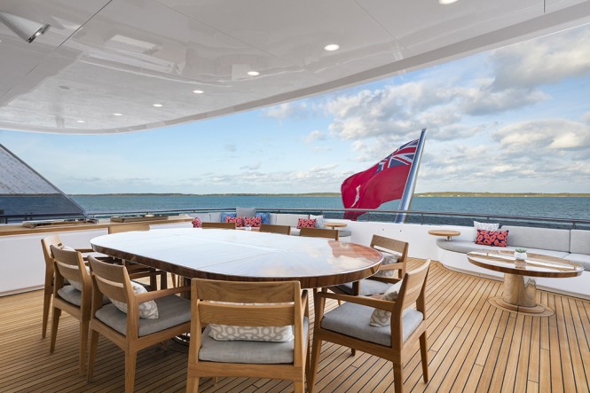 Dining on the upper aft deck - Luxury yacht BROADWATER