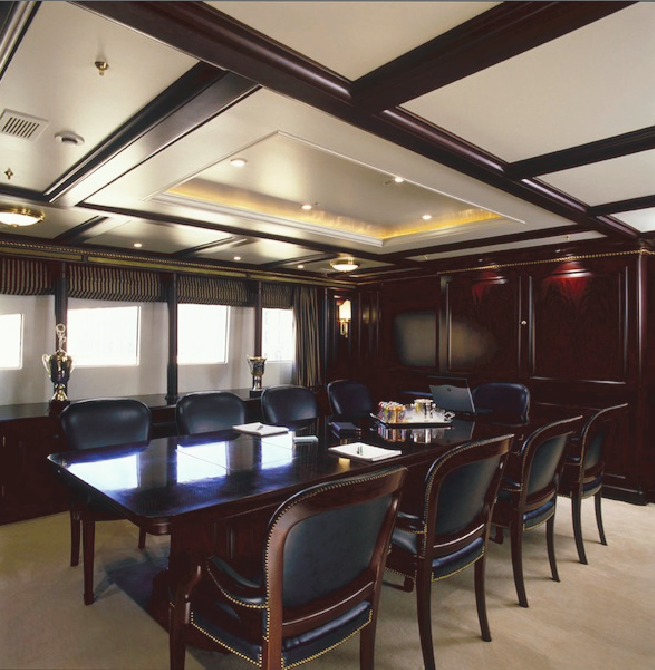 Formal dining aboard motor yacht FREEDOM