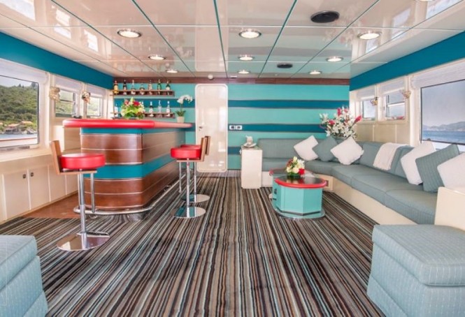 Luxury yacht CHEETAH MOON - Skylounge