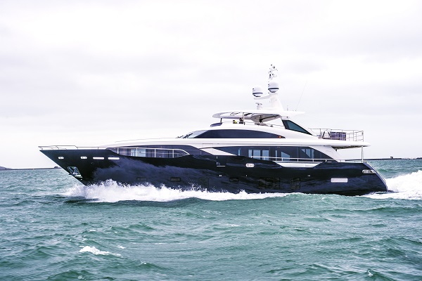 Luxury yacht KOHUBA