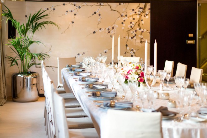 MY ESMERALDA - Formal dining