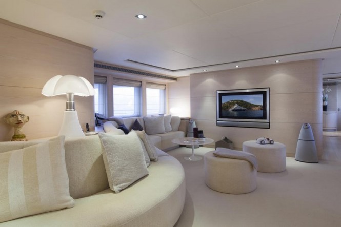 M/Y G3 - Main salon