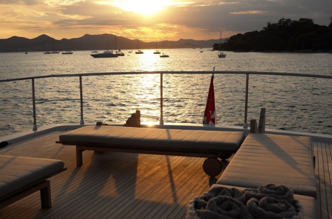 MY MOONRAKER - Sunset on sundeck