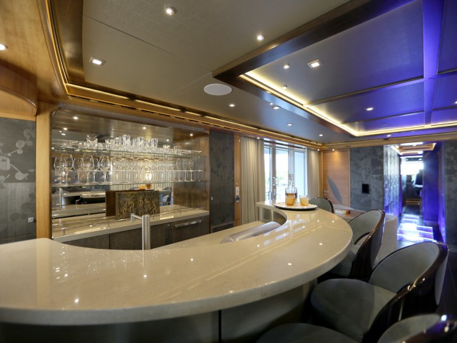 MY SERENITY 133 - Skylounge bar