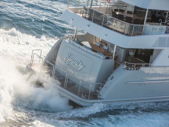 MY SERENITY 133 - Stern shot