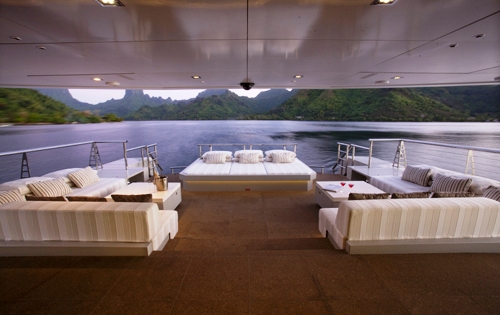 The main deck aft aboard superyacht BIG FISH