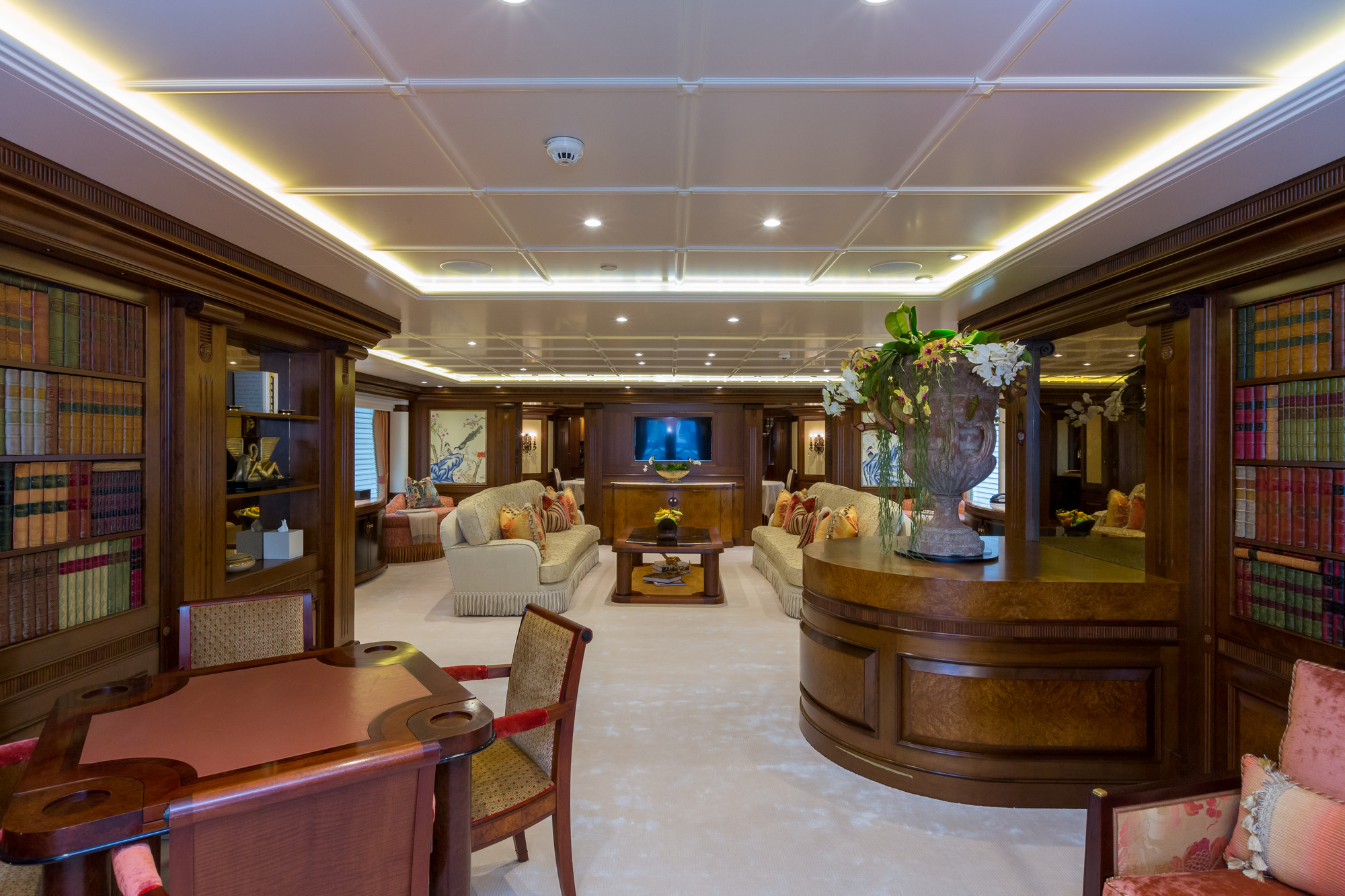 Main salon aboard superyacht CALYPSO — Yacht Charter & Superyacht News