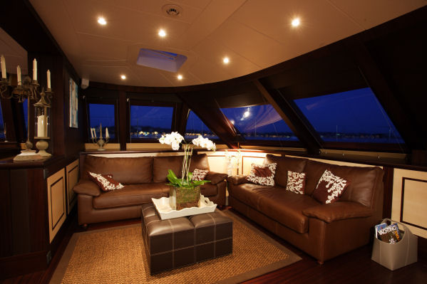Observation lounge with formal dining area (behind) - Luxury yacht ALLURES