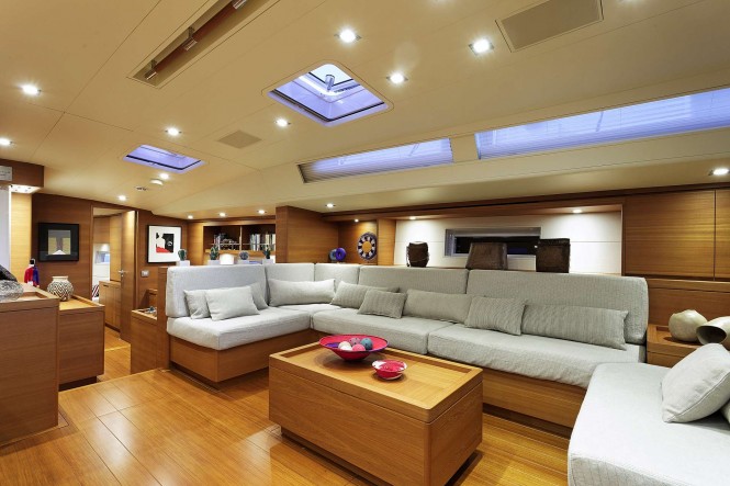 Sailing yacht MRS MARIETTA CUBE - Main salon