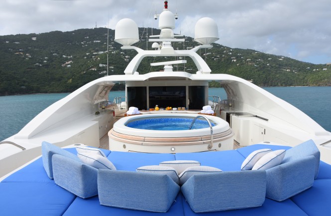 Superyacht LADY MICHELLE - Sundeck and Jacuzzi