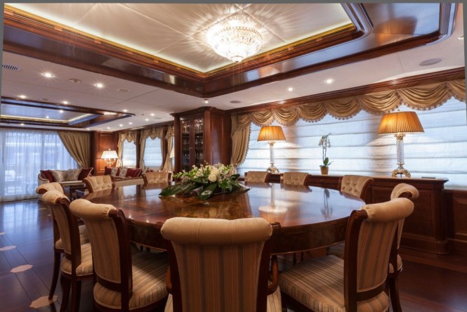 Superyacht PRIDE - Formal Dining
