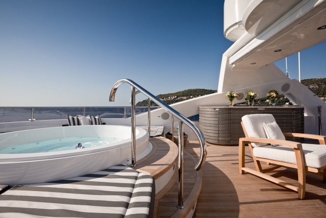 Superyacht THUMPER - Aft main deck lounging area. Photo credit Sunseeker