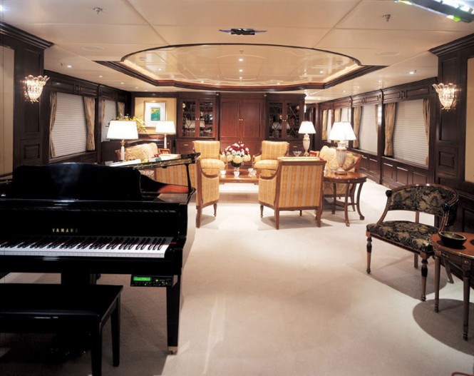 View forward of the main salon aboard superyacht MUSTIQUE