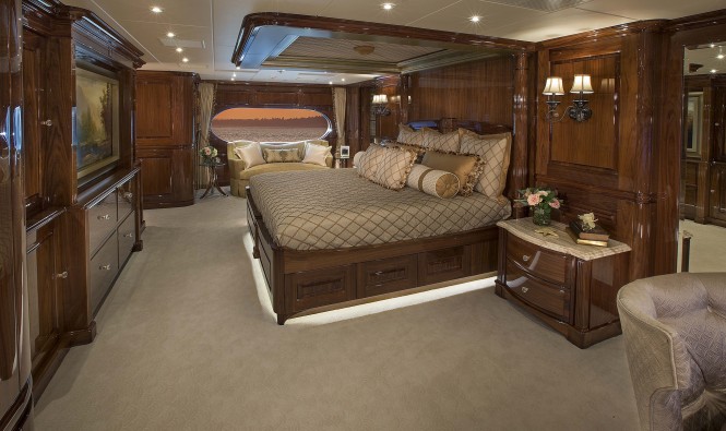 Luxury yacht SILVER LINING - Master stateroom
