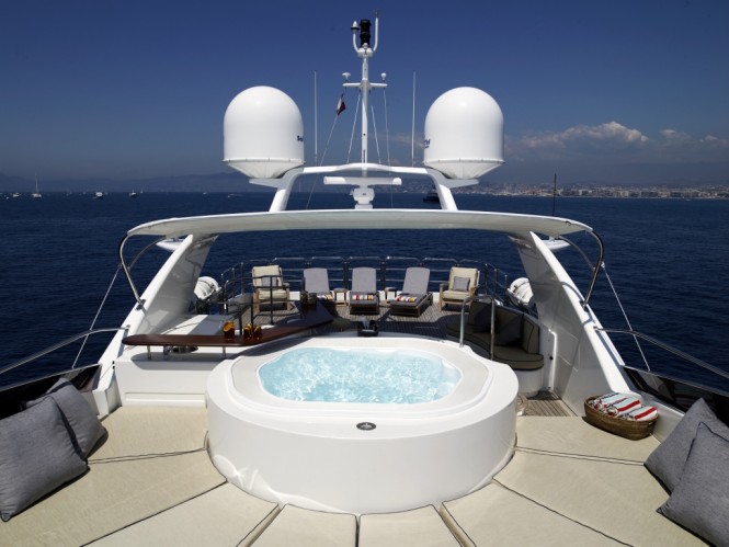 M/Y RED ANCHOR - Sundeck