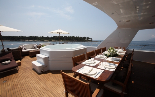 Sundeck Jacuzzi and alfresco dining - Luxury yacht DAYDREAM
