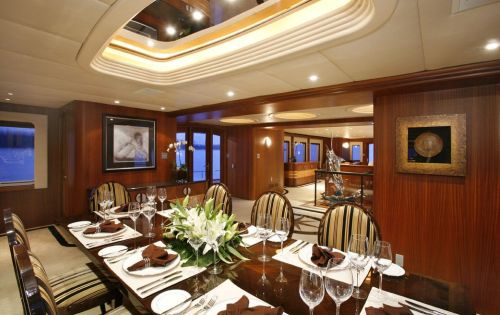 Superyacht DAYDREAM - Formal dining