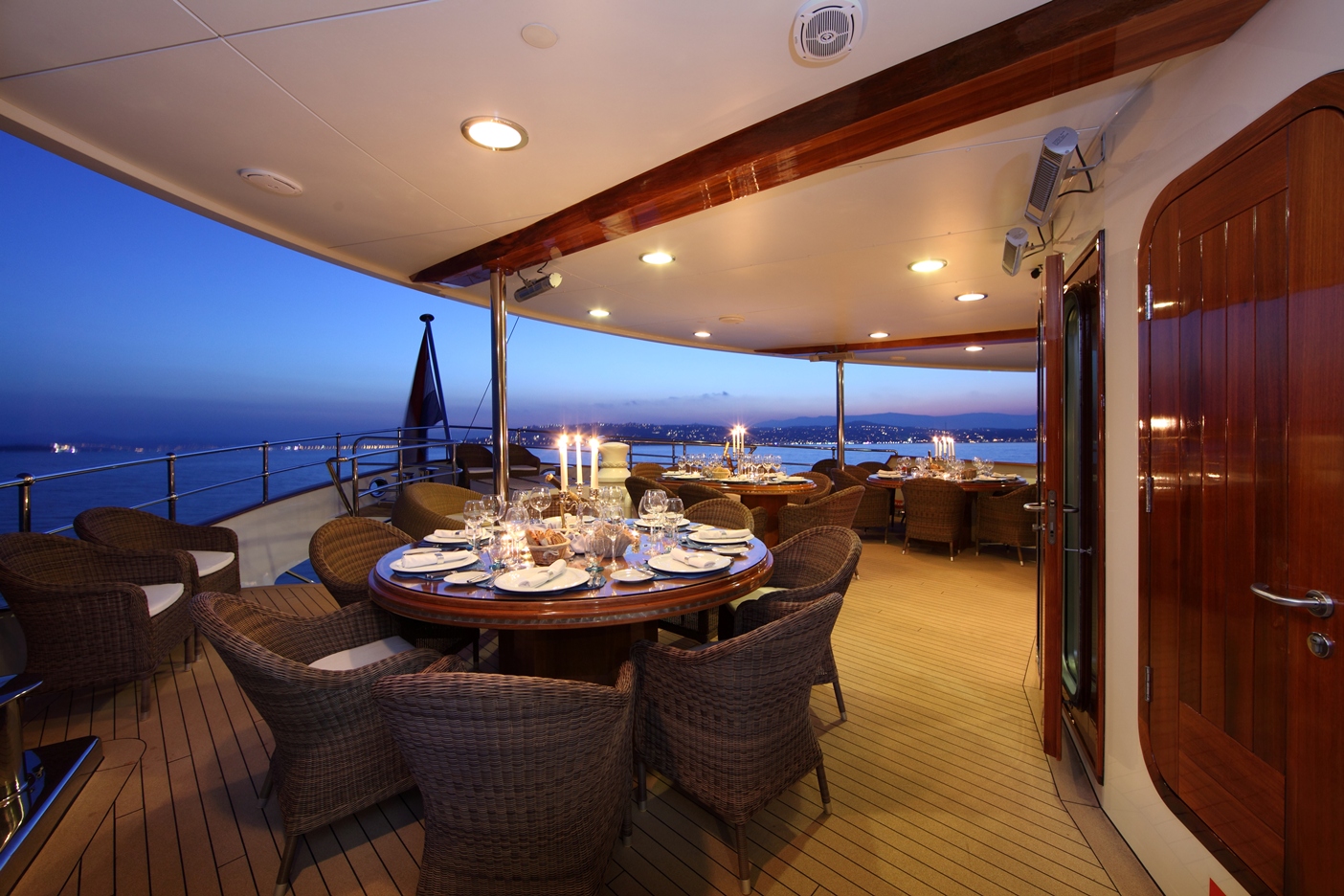 dinner on yacht