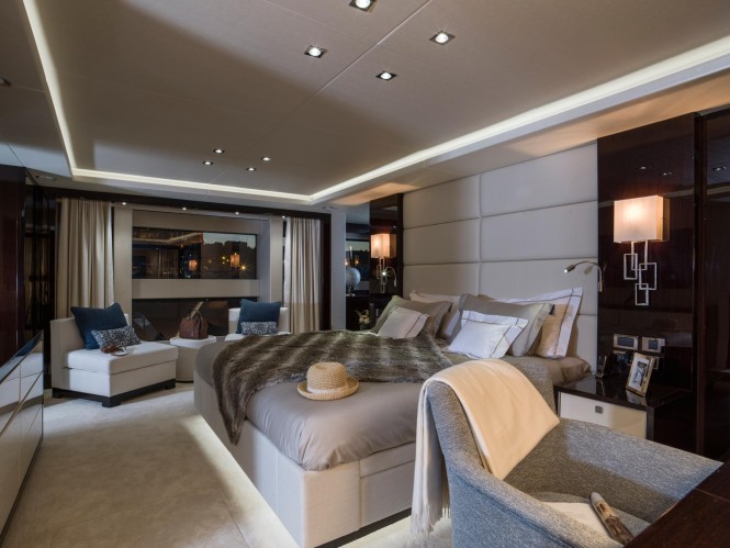 The Master suite aboard M/Y FLEUR