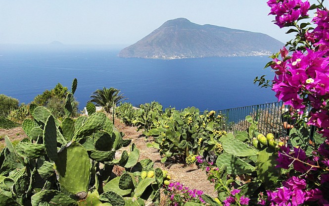 Aeolian Islands - Sicily, Italy. Photo credit: Raffaele Tolomeo