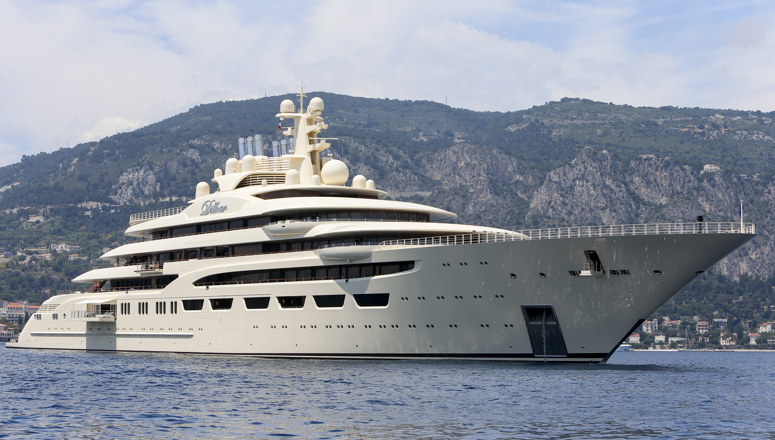 dilbar yacht posizione