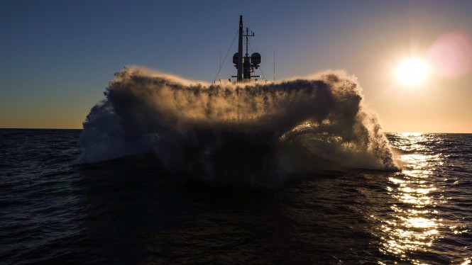 Gene Machine breaking waves. Photo credit Sam Jolliff