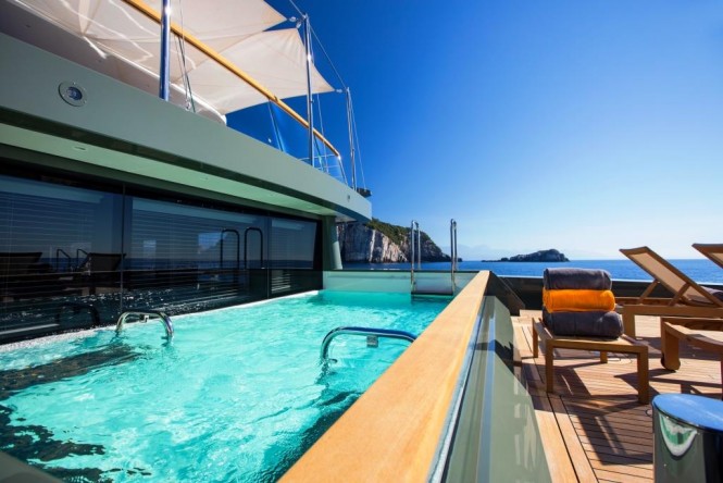 Luxury yacht MOKA - Main deck aft pool