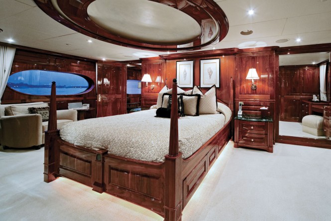 Luxury yacht ONE MORE TOY - Master suite with its own office