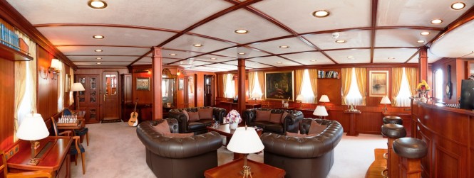 Luxury yacht SEAGULL II - Skylounge bar