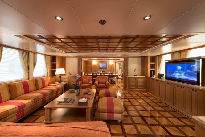 Luxury yacht TOMMY - Main salon