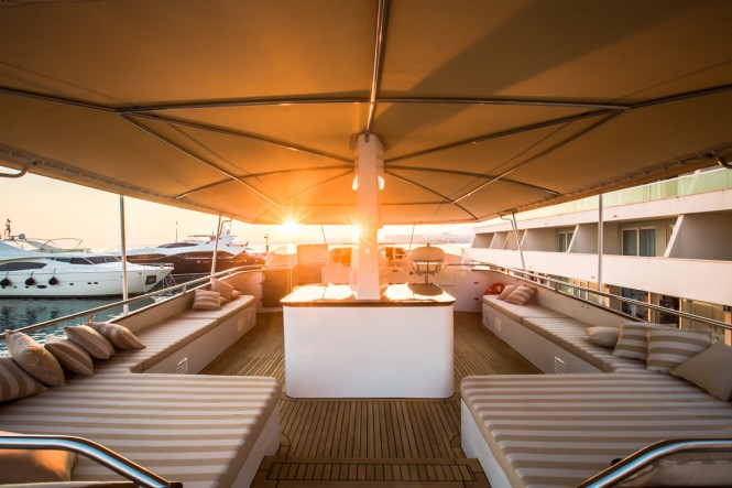 Motor yacht AURIANE - Sunpads and seating