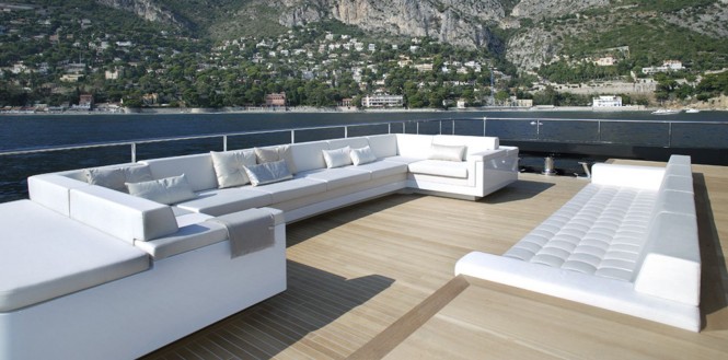 Motor yacht ICON - Outdoor lounging area