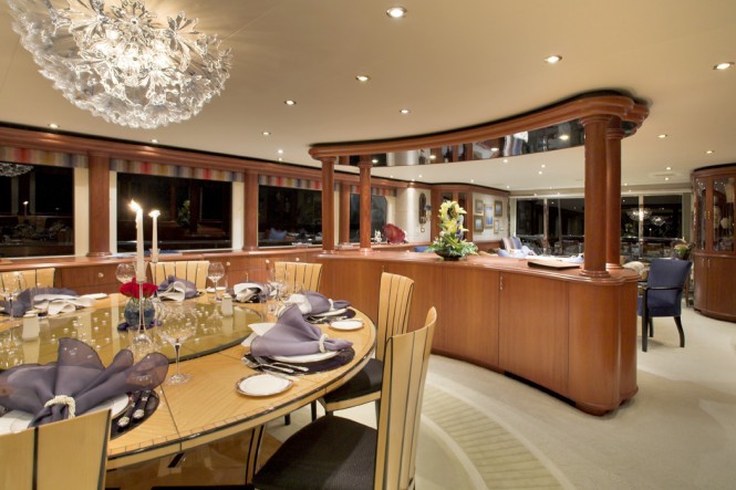 Motor yacht NAMOH - Formal dining area and main salon