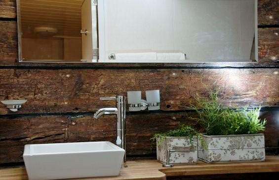 Motor yacht TOGO - The modernised guest en-suite