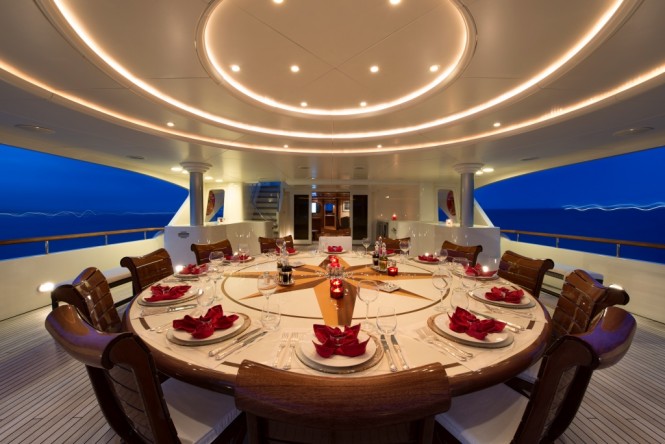 Motor yacht TOMMY - Alfresco dining on the upper deck aft