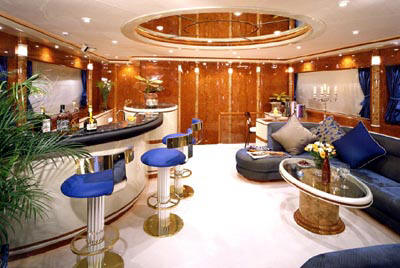 Skylounge bar - Luxury yacht WHEELS