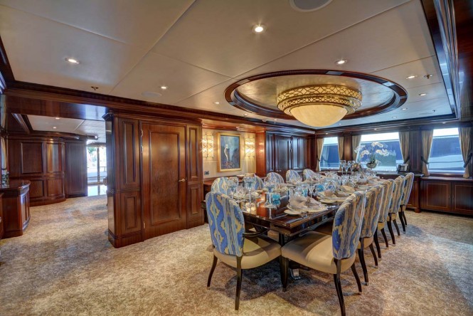 Superyacht SOVEREIGN - Formal dining room