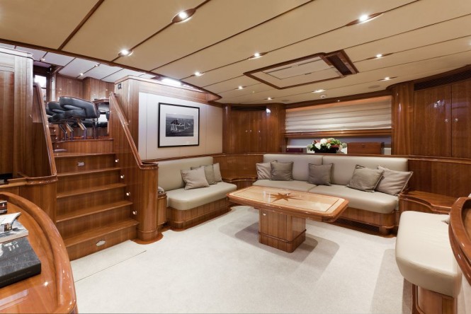 Superyacht THIS IS US - Lower salon
