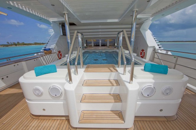 Superyacht TITANIA - Upper Deck spa pool with bar seating