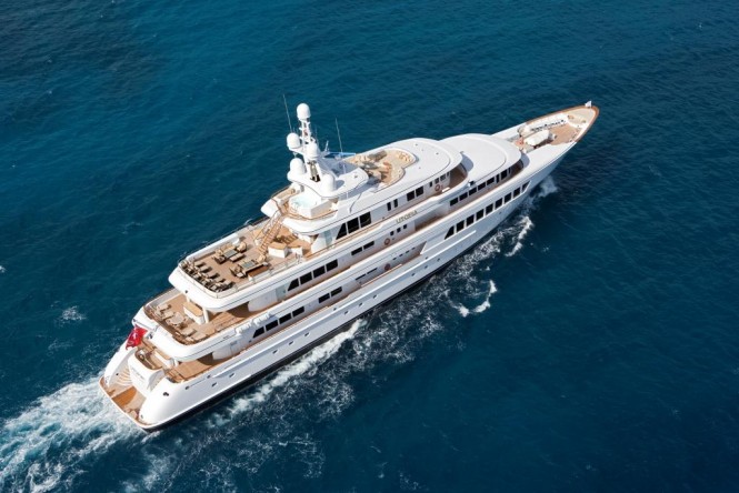 Superyacht UTOPIA - Built by Feadship