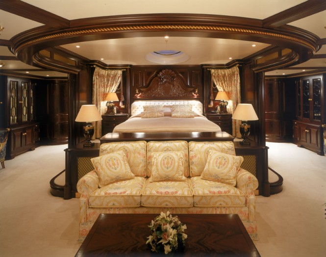 Luxury yacht FREEDOM - Master suite