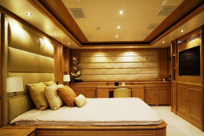 Luxury yacht HANA - Master suite