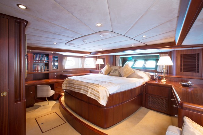 Luxury yacht INFATUATION - Master suite