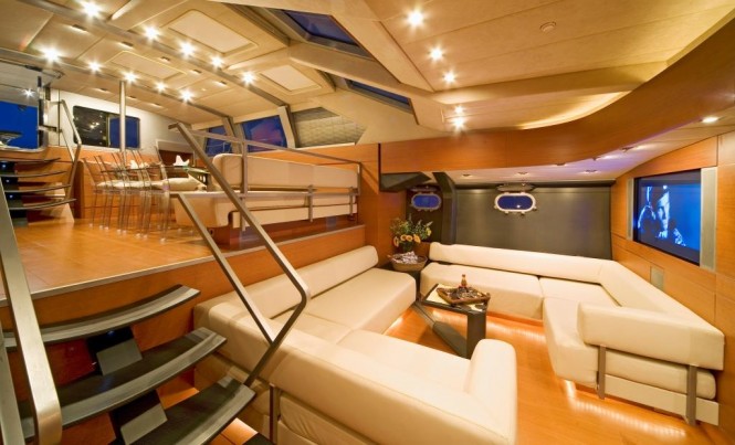 Luxury yacht YAMAKAY - Split-level salon