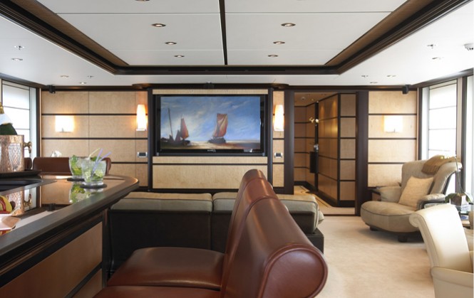 M/Y HARLE - Stylish main salon
