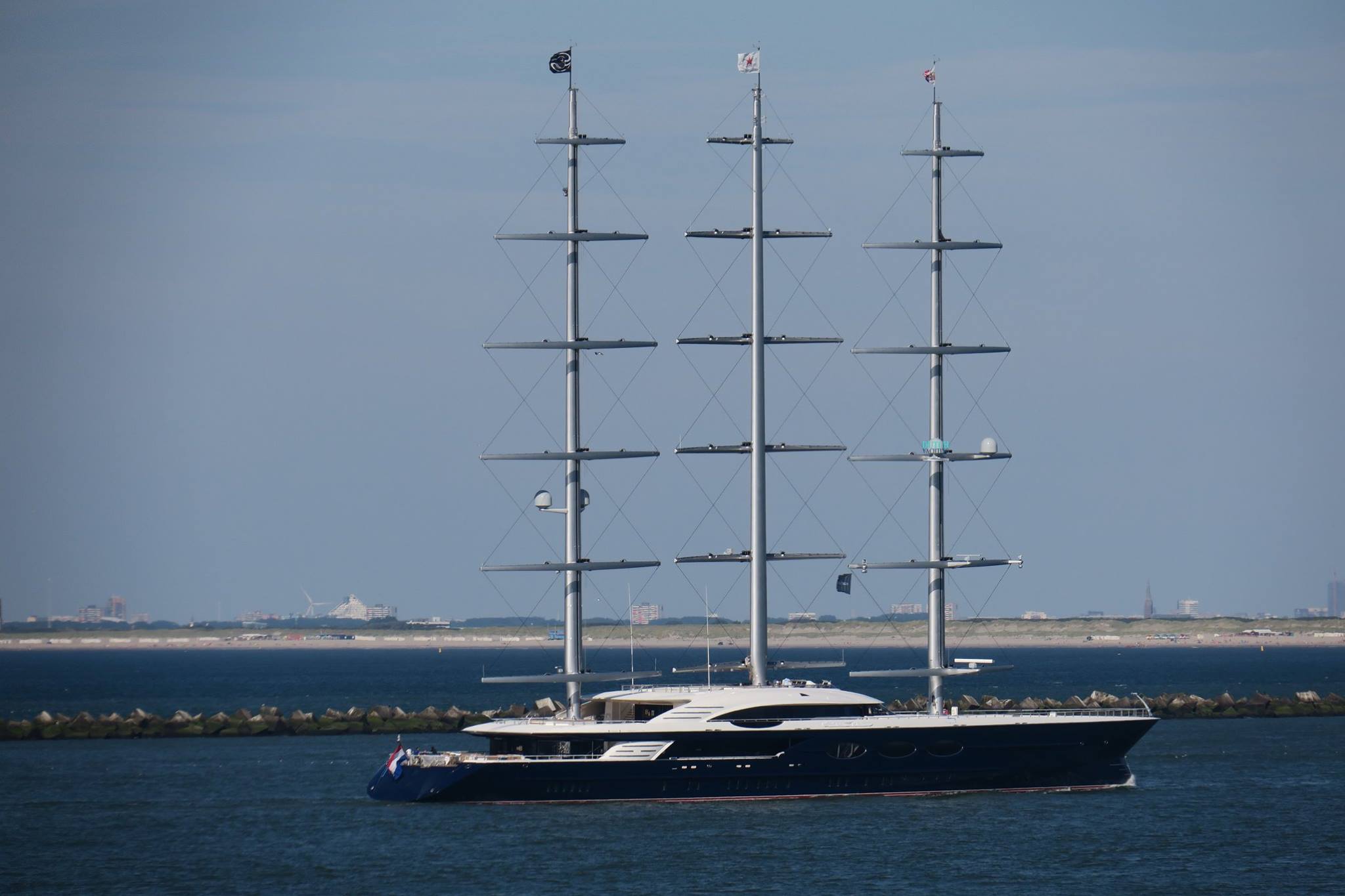 Black Pearl features 3 rotating masts, steel hull and 