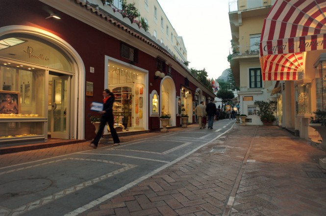 Boutique shopping in Capri. Image courtesy of Capri Tourist Office